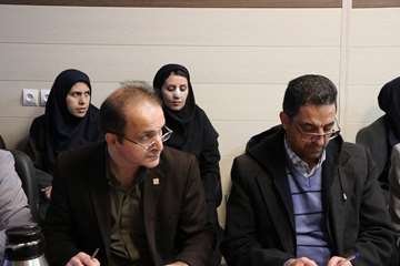 جلسه بررسی وضعیت بهداشتی درمانی شهرستان آرادان 